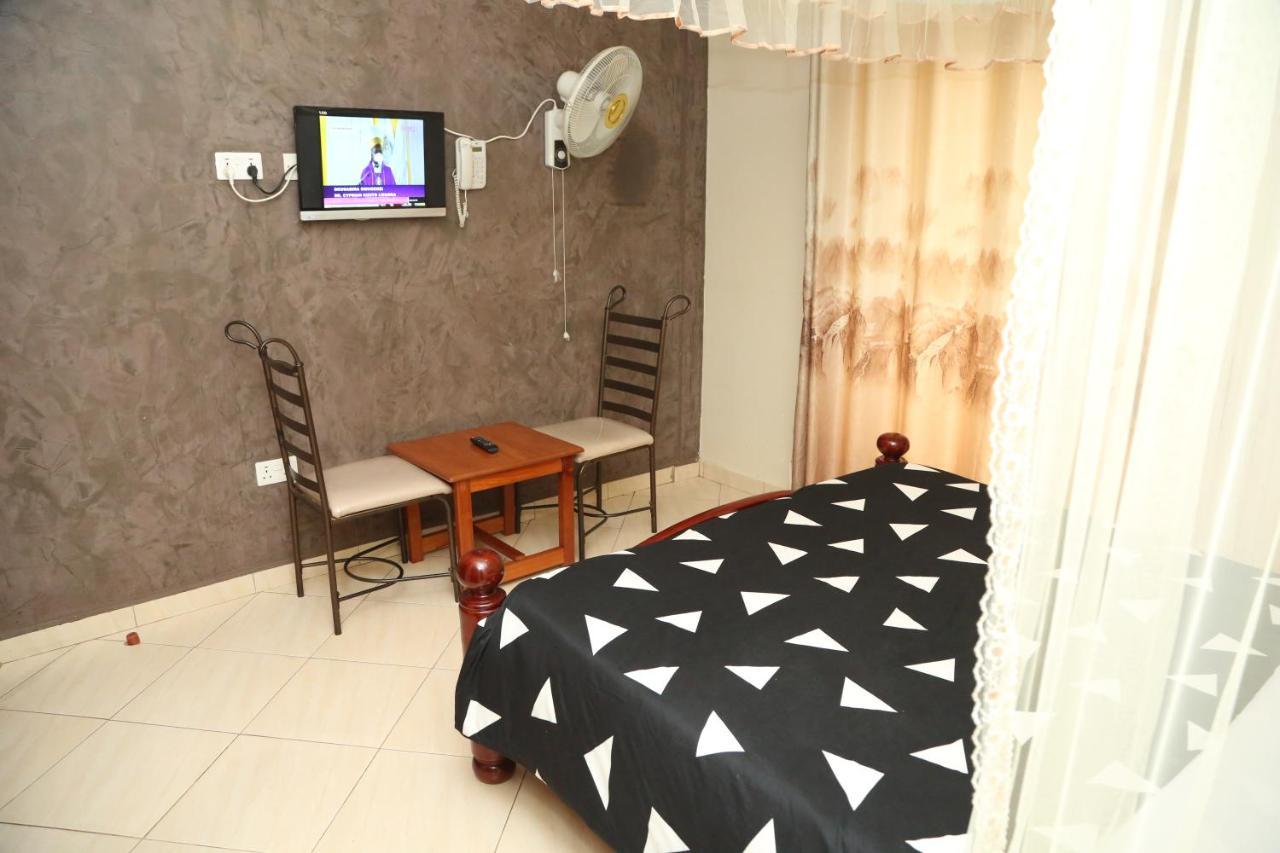 Harts Motel Kampala Buitenkant foto