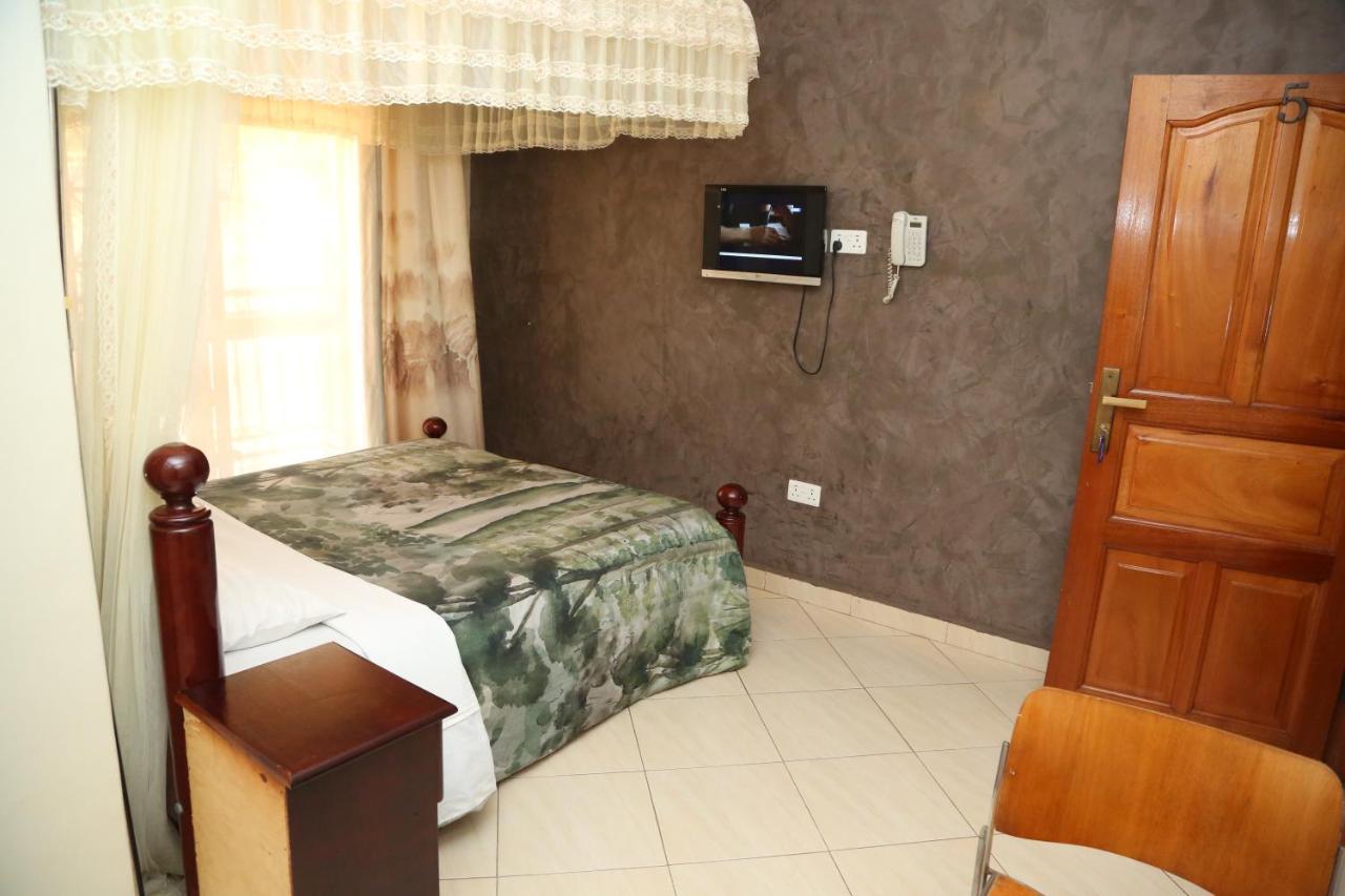 Harts Motel Kampala Buitenkant foto