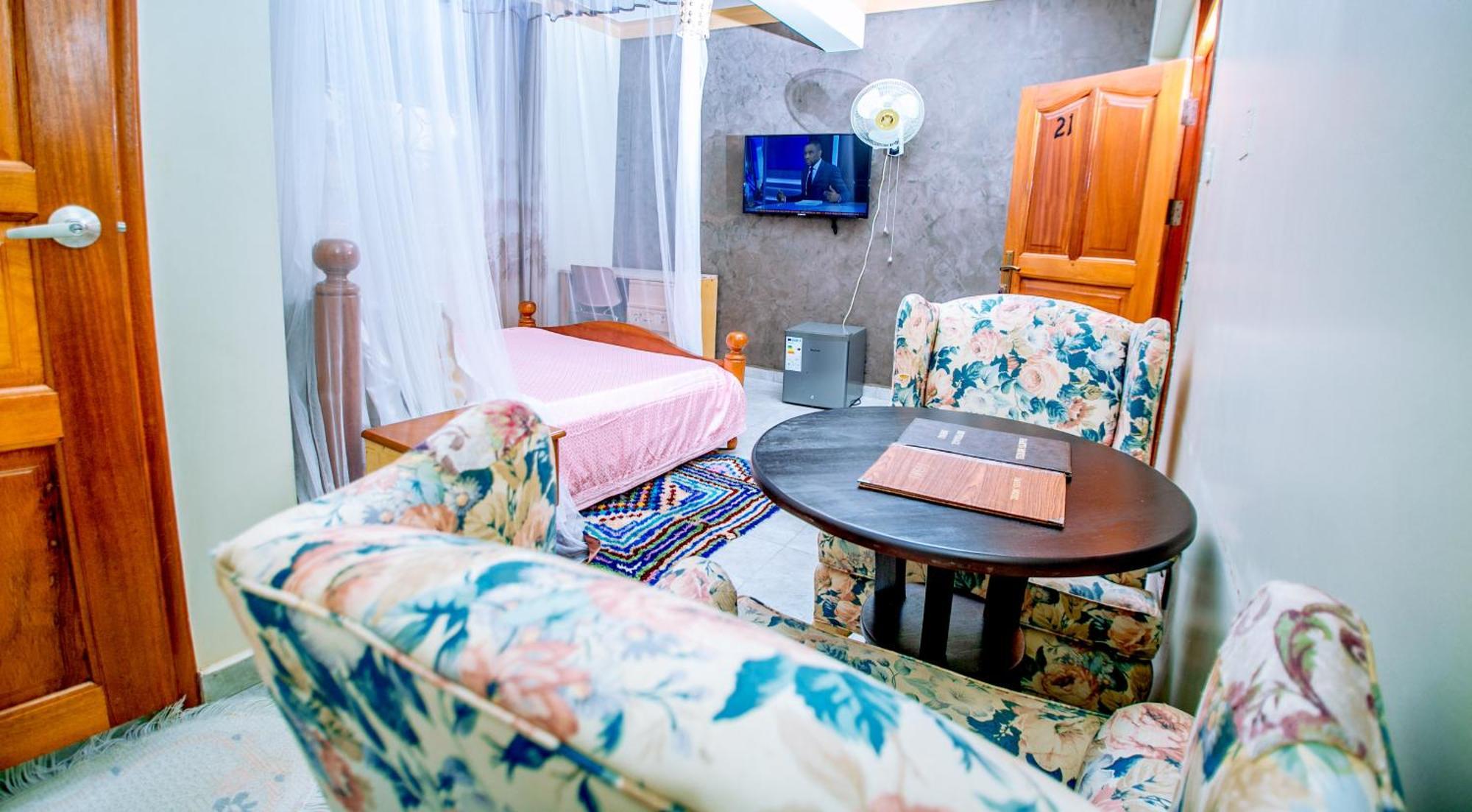 Harts Motel Kampala Buitenkant foto